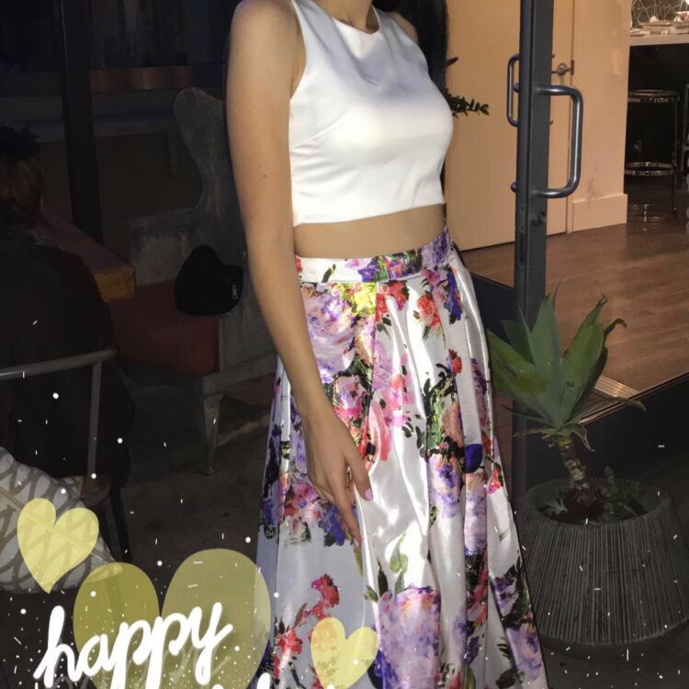 Floral Two-Piece Dress 🌸 - Picture 8 of 10